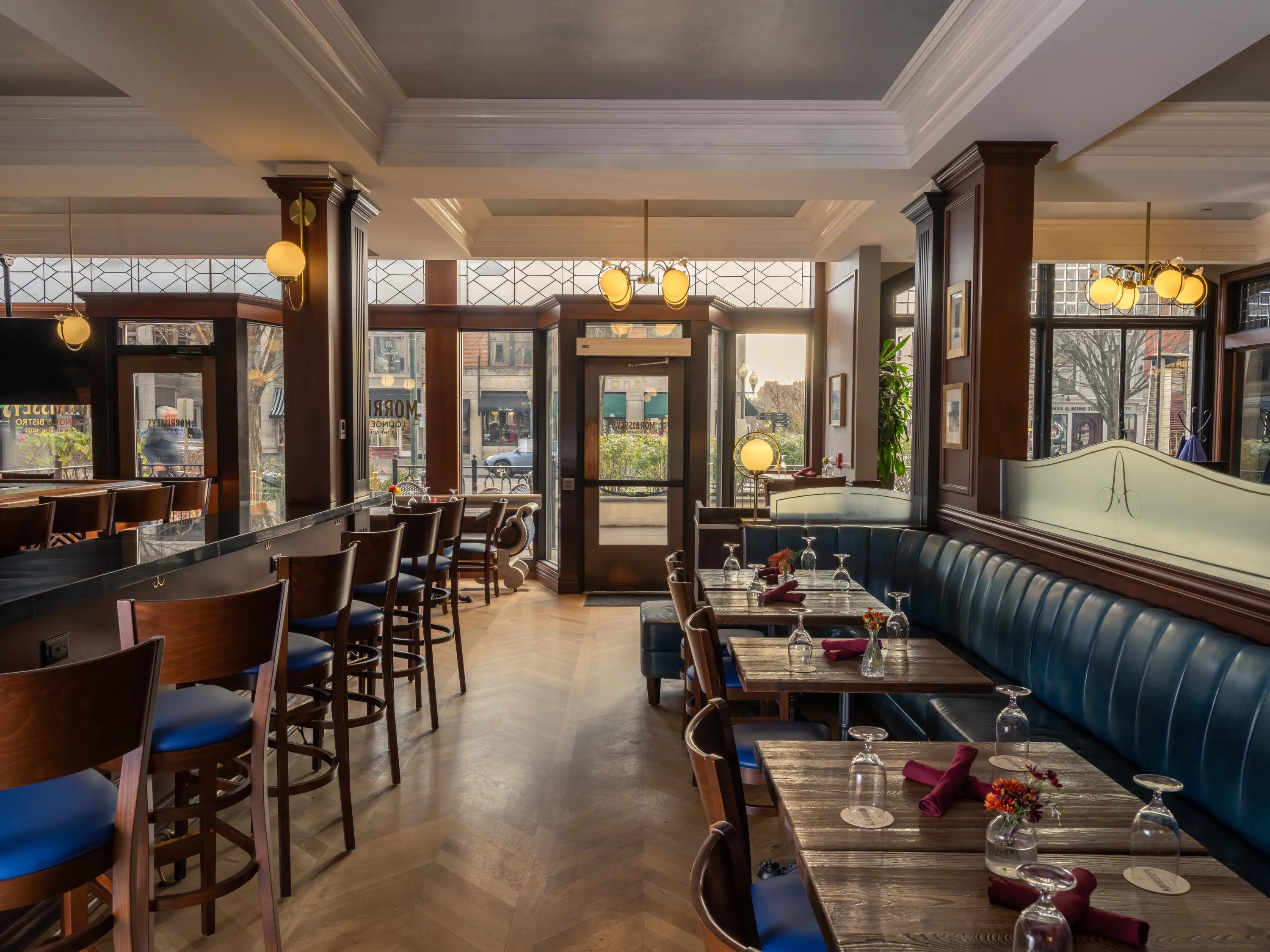 Morrissey's Lounge & Bistro