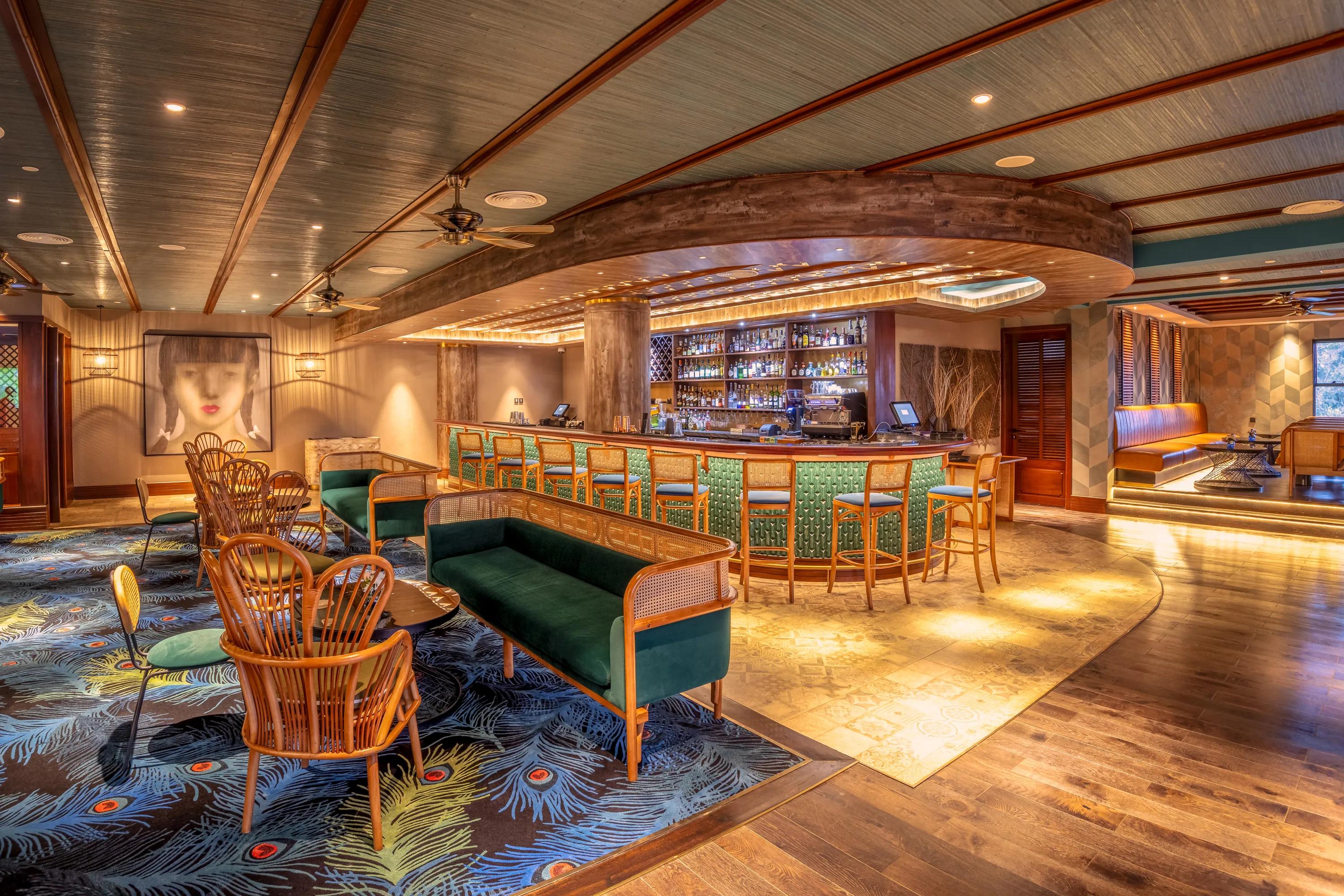The Peacock - Restaurant & Bar