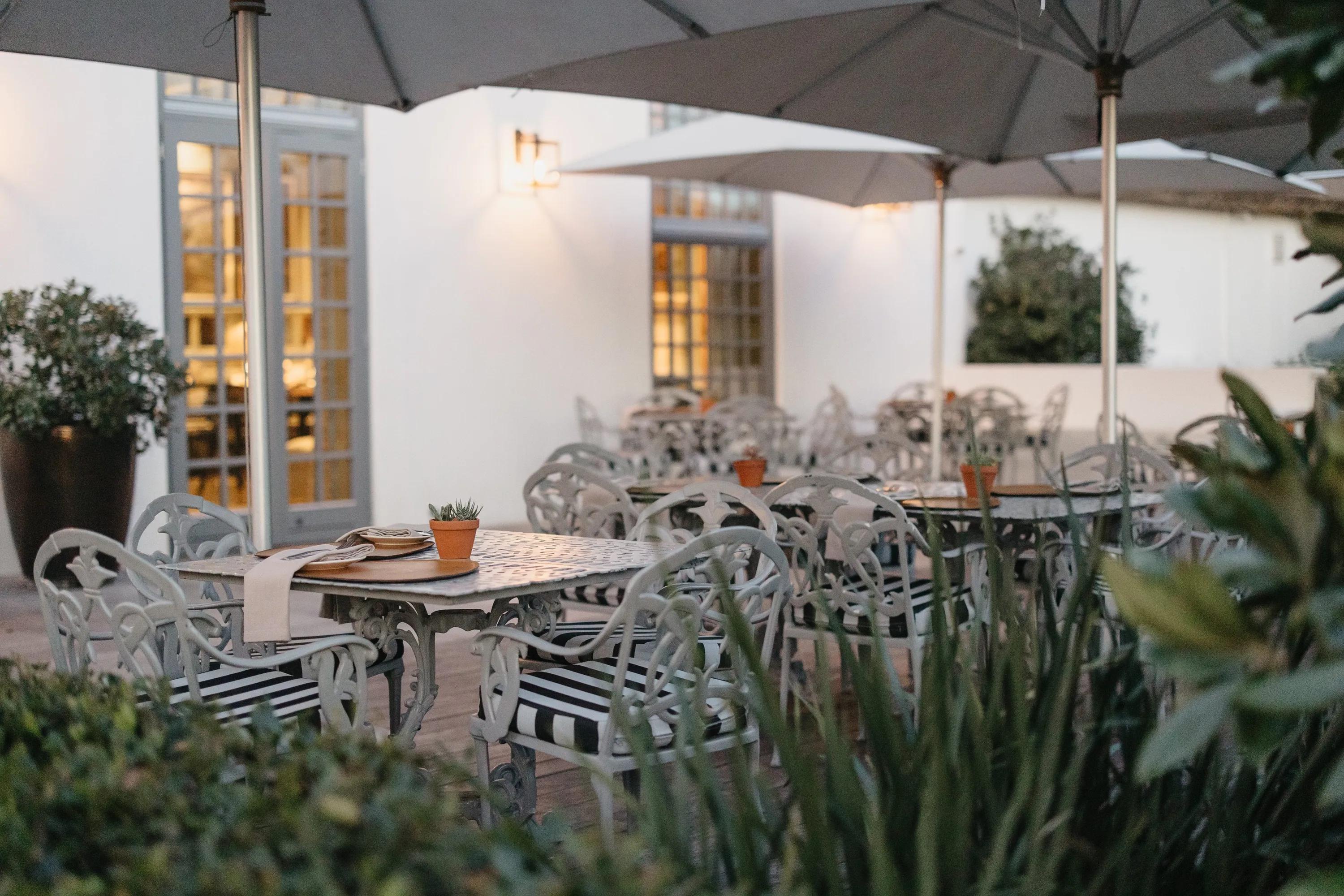 Oak Terrace & Bistro