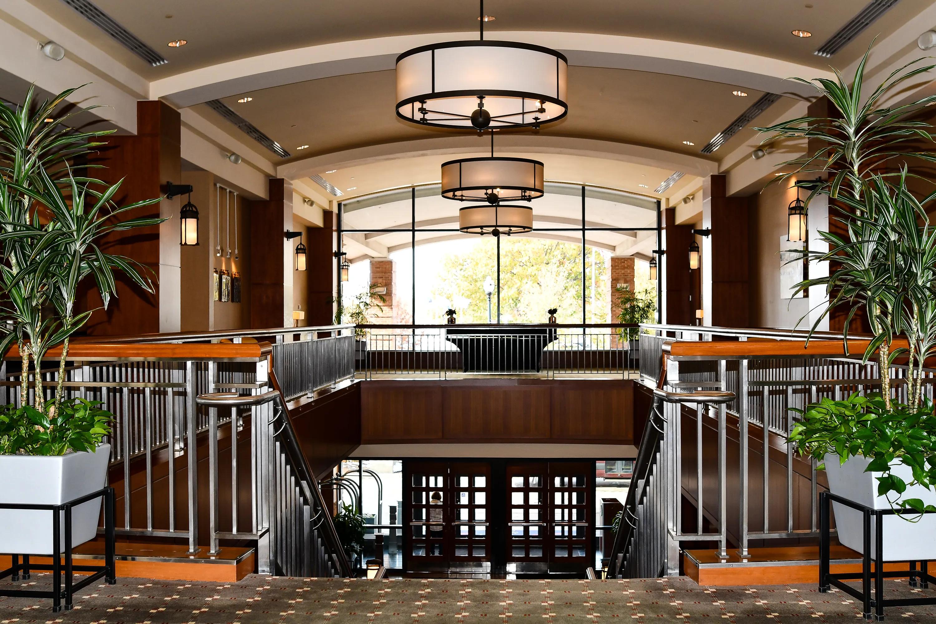 Simon's Lobby Lounge