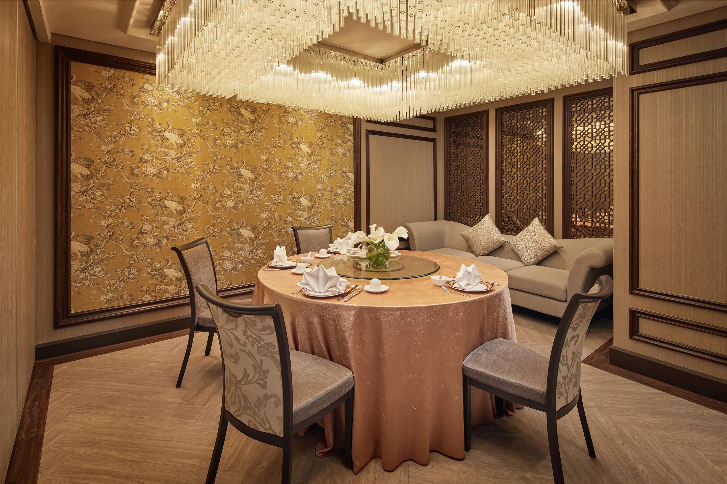 Liu Li Palace Seafood Restaurant