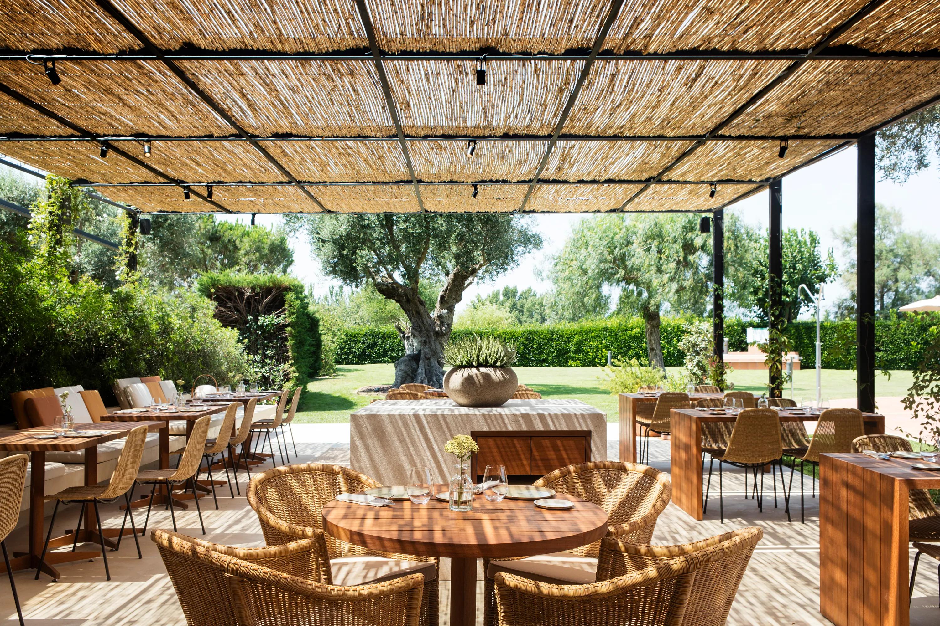 Garden Bar Restaurant