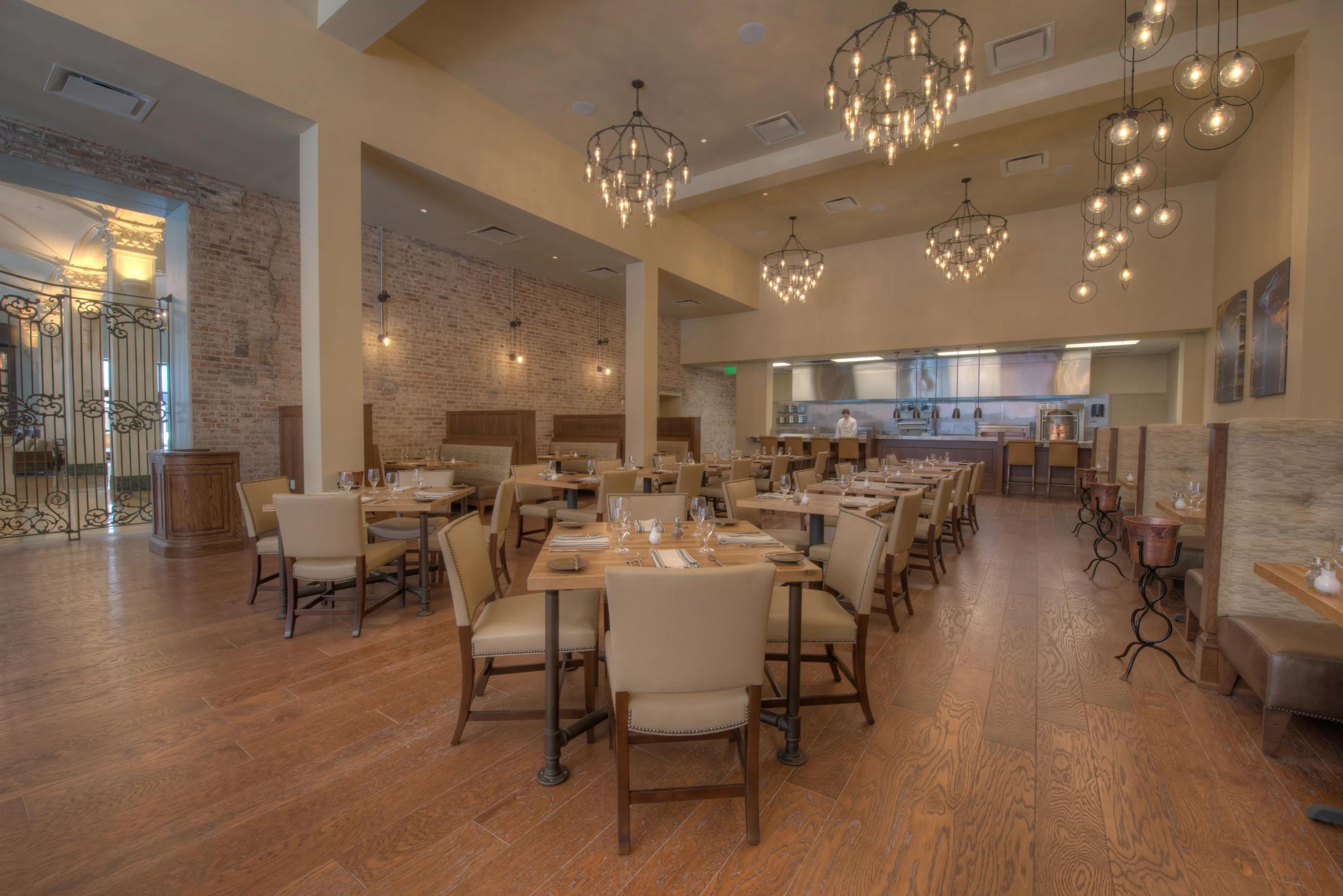 Public Service Restaurant & Bar