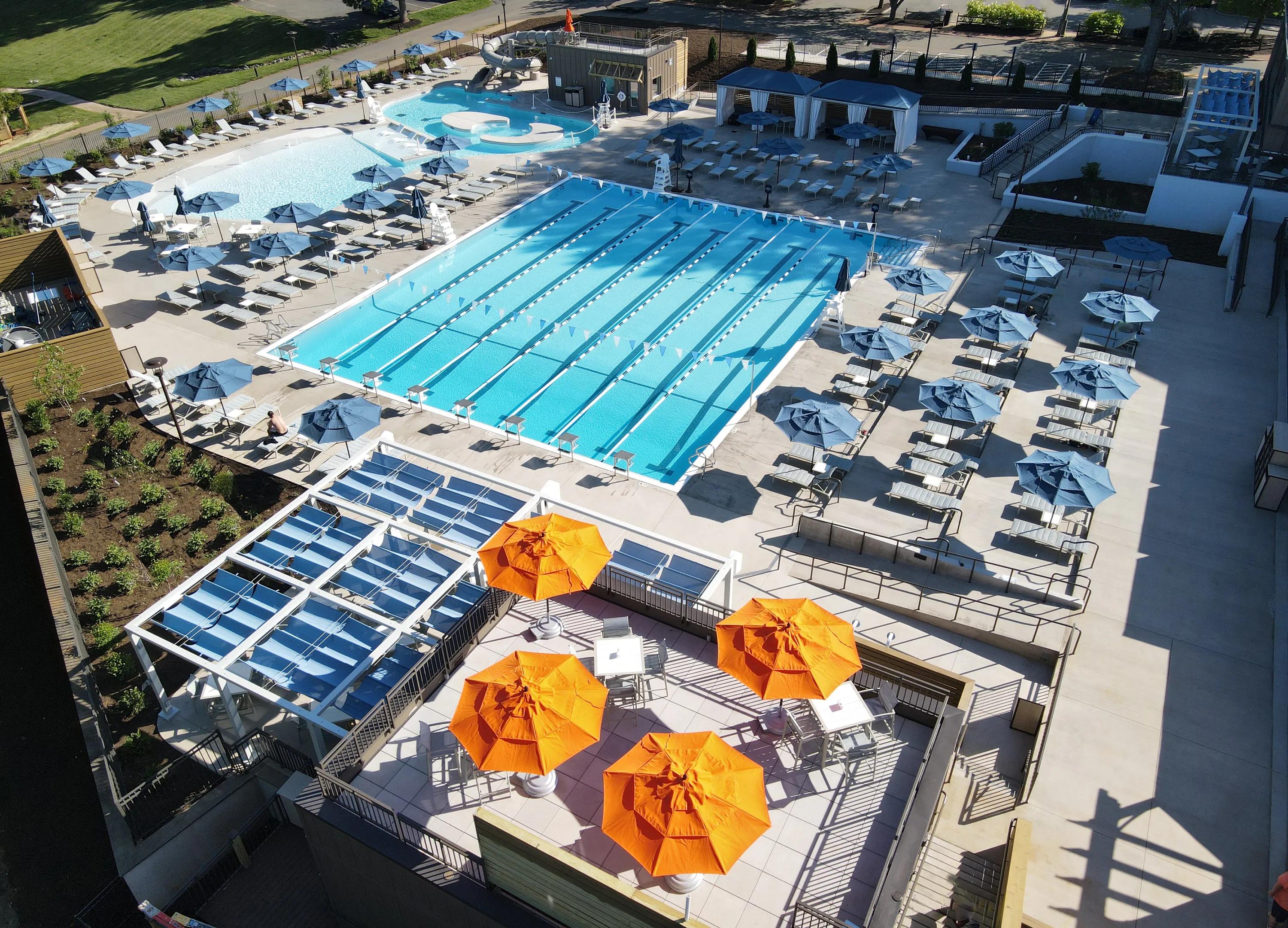 Aqua Poolside Food & Drink