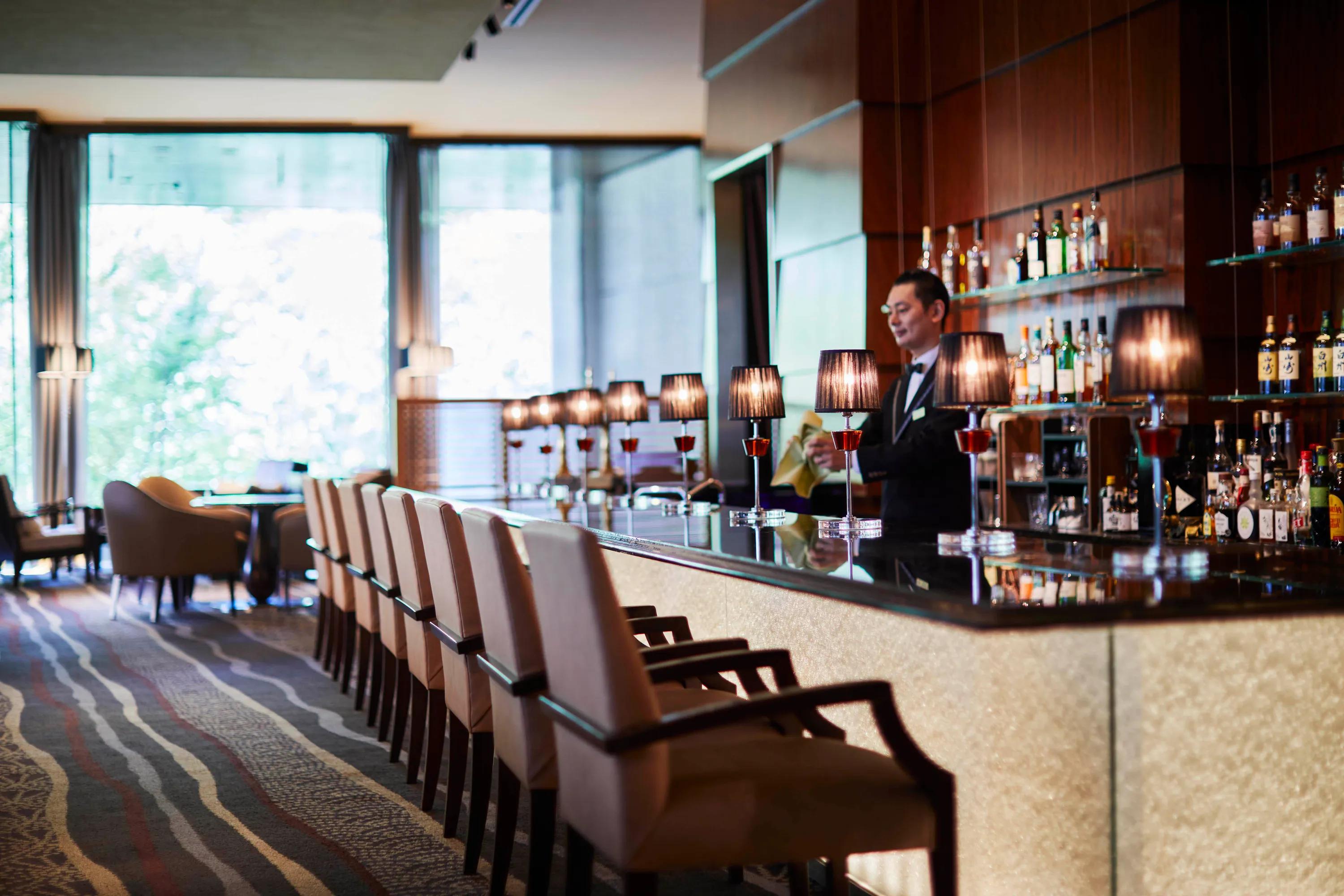 Cocktail & Tea Lounge