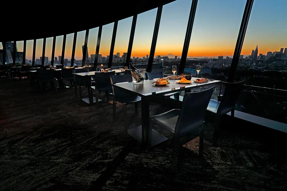 VIEW & DINING THE SKY