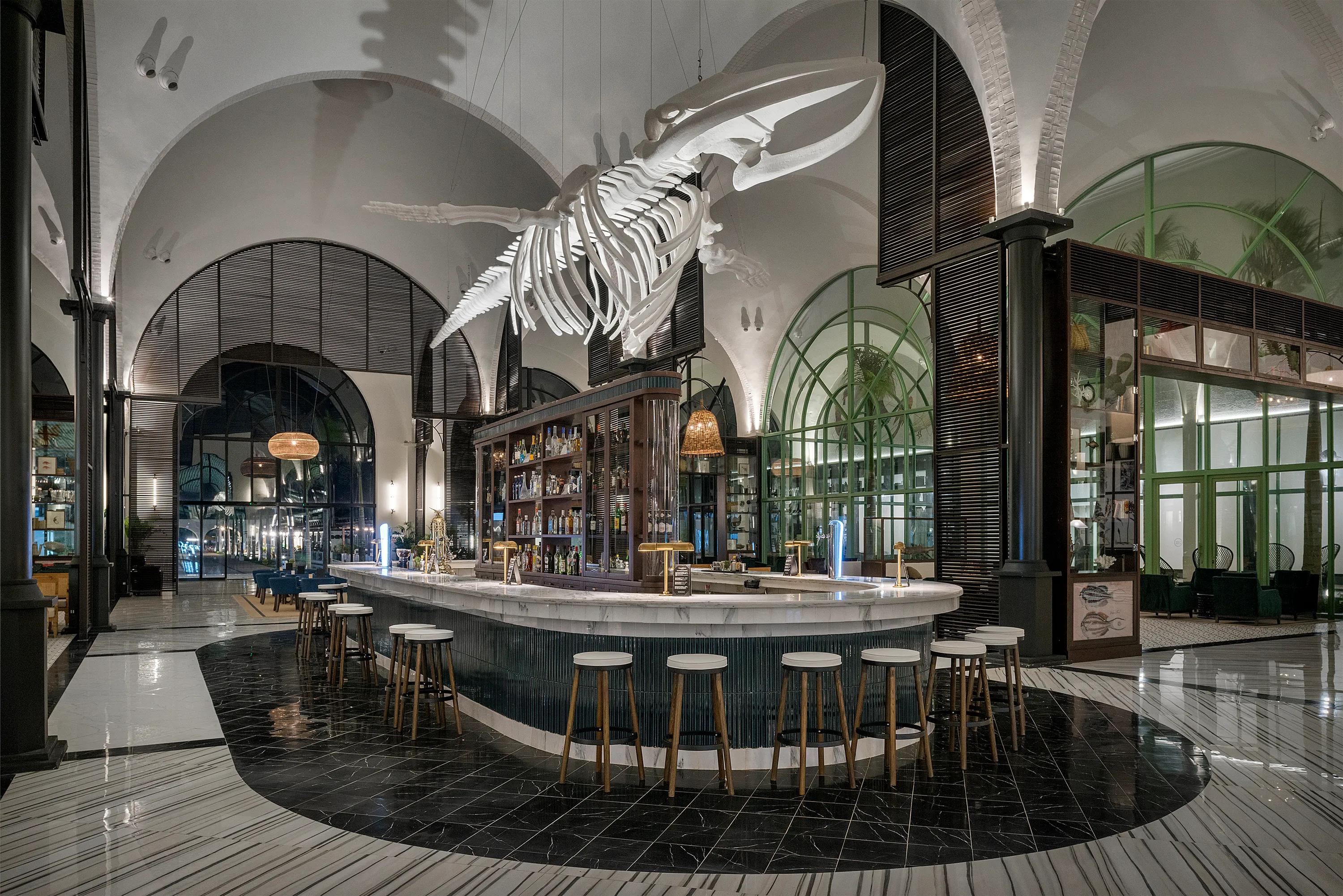 Lobby Bar Cocktail and Wine