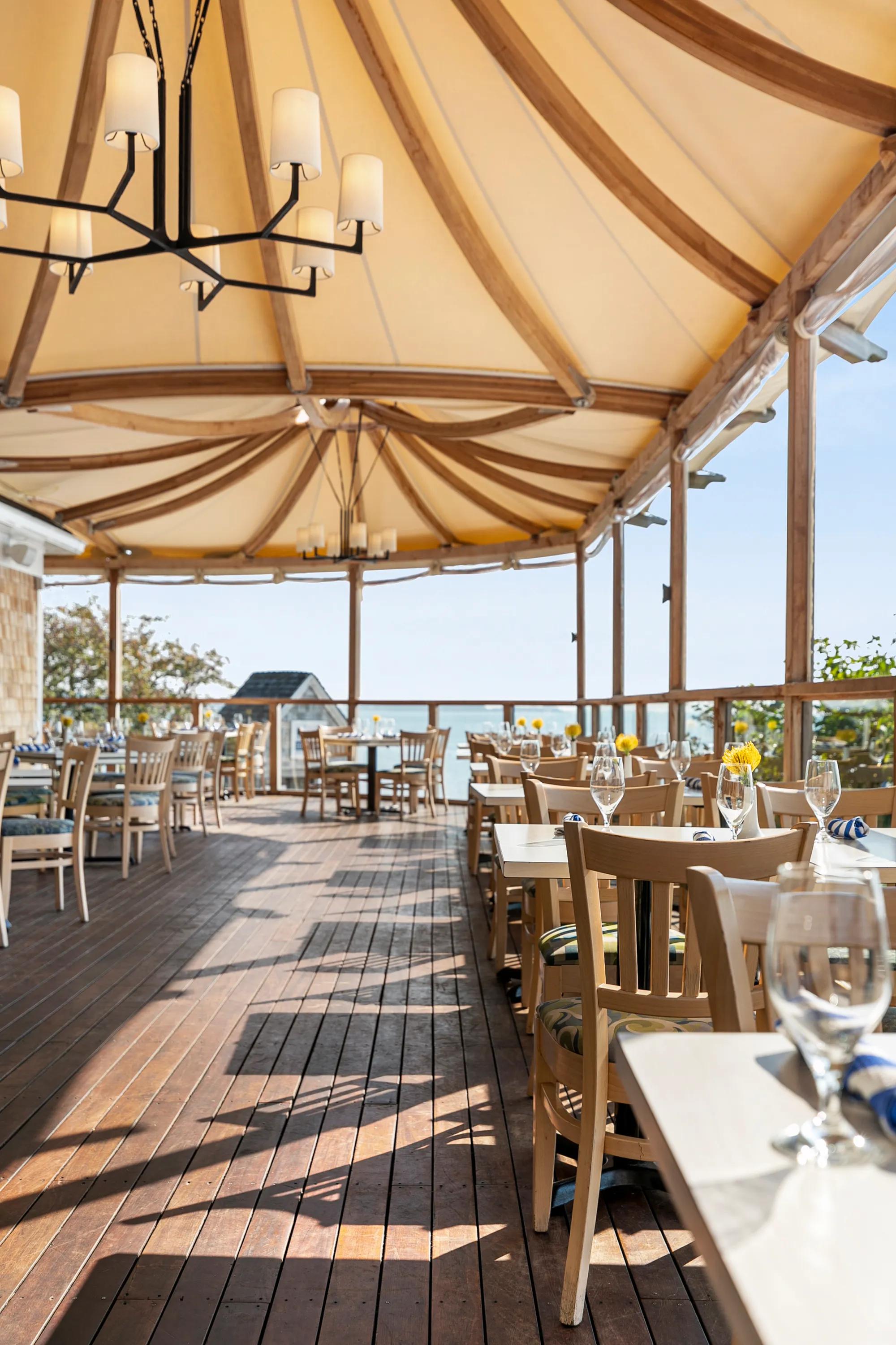 The Outer Bar and Grille